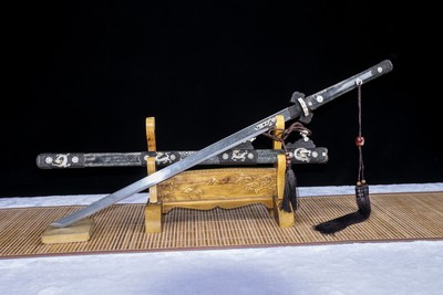 君临天下 豪华浮龙唐刀